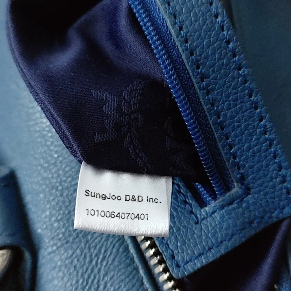 MCM papillon blue pebbled leather bag. 01709 MSRP$999 EUC - Picture 12 of 16